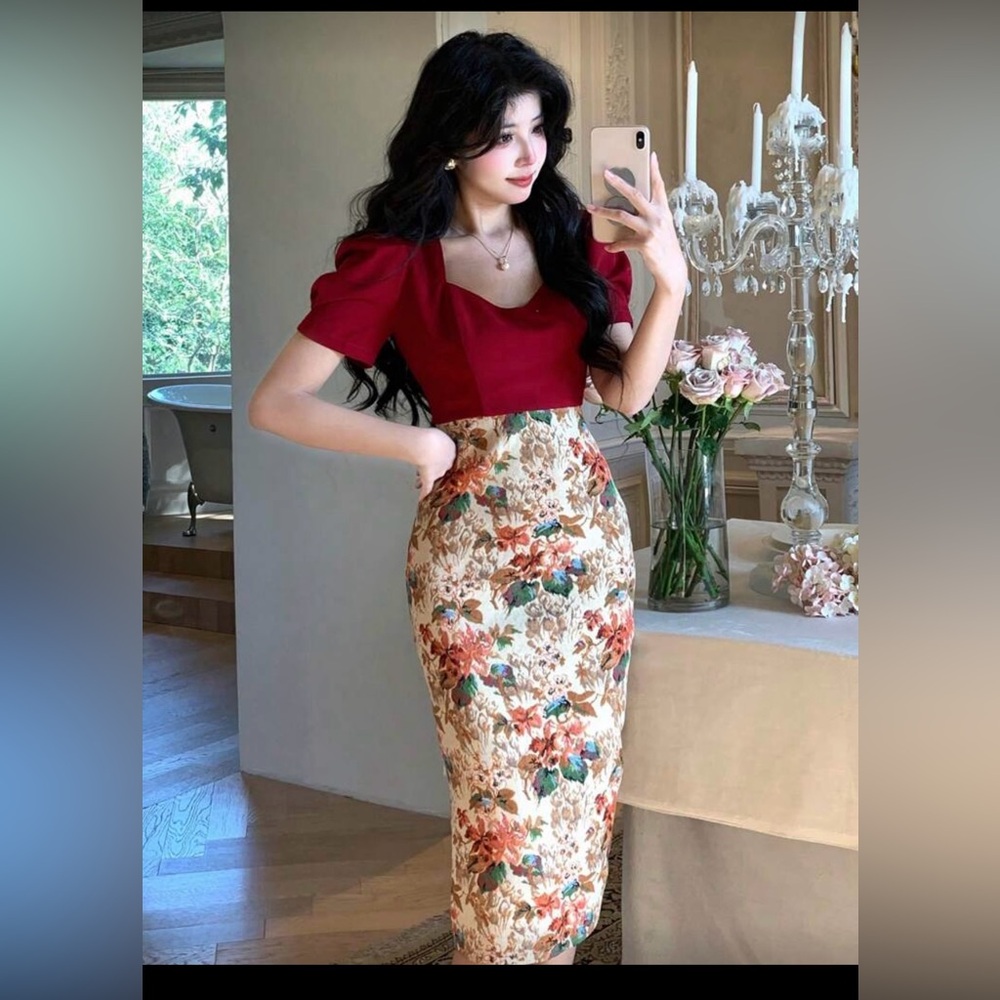 ❤️🌼Chic Red and Floral Midi Dress